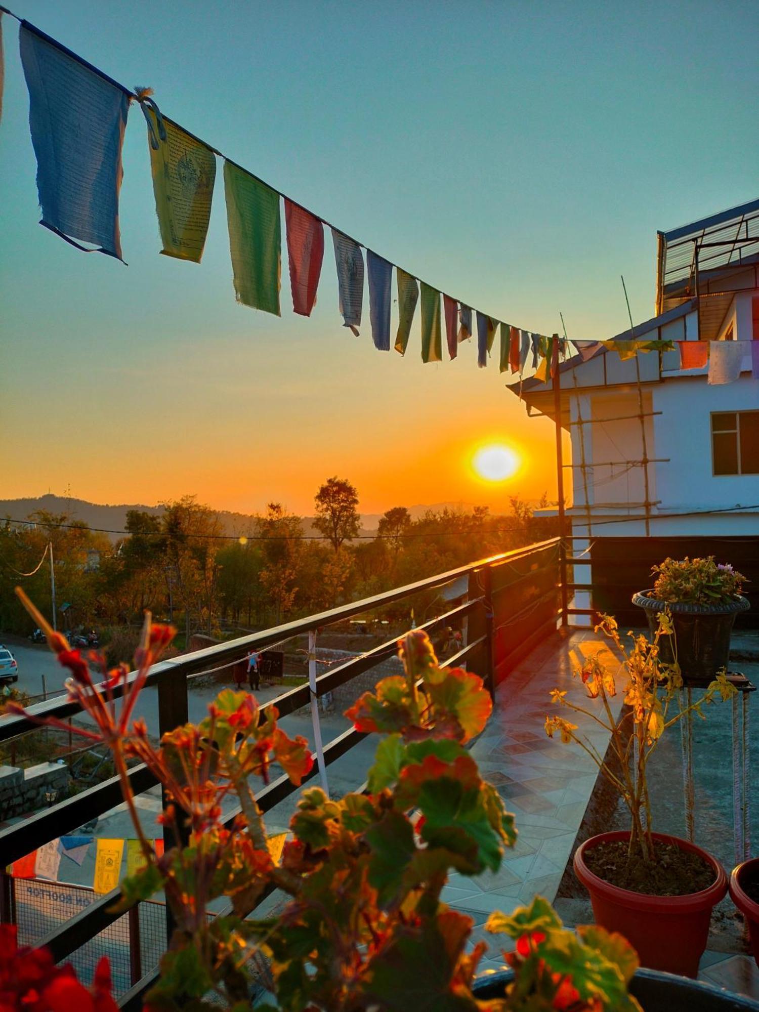 Raahi Stay, Landing Site Bir - Stay & Cafe Dış mekan fotoğraf